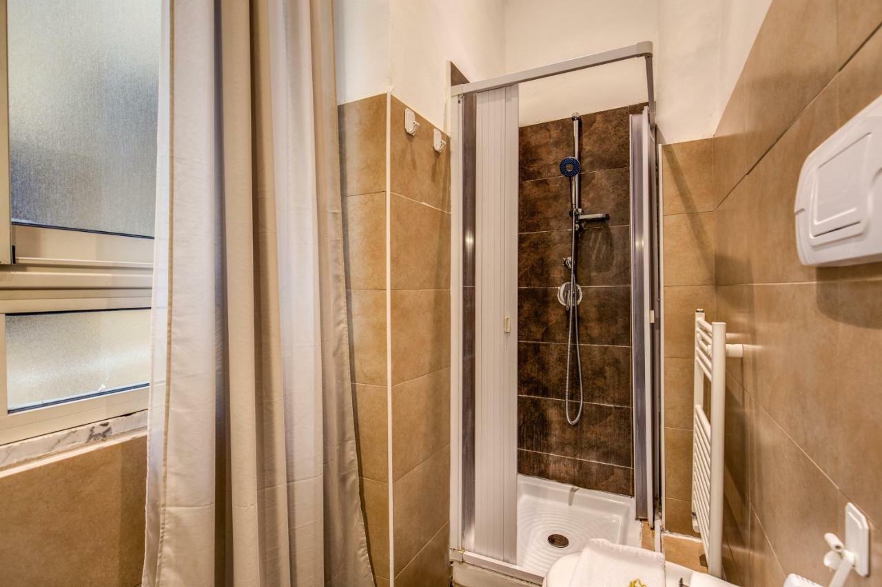 Guest House O Affittacamere La Civetta Di Trastevere B โรม ภายนอก รูปภาพ